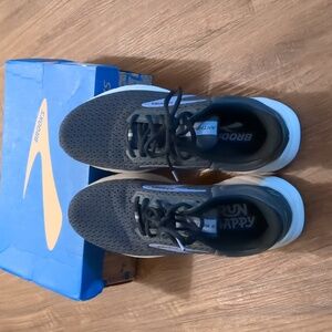 NIB, Brooks Anthem 6 Sneakers